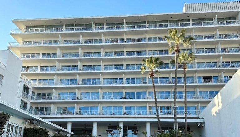 Hotel Review: The Beverly Hilton